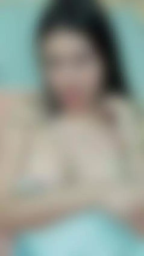 Come closer and watch me play. by susyluv