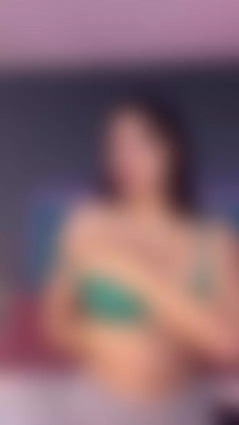 I play with my curves and with your imagination by susyluv