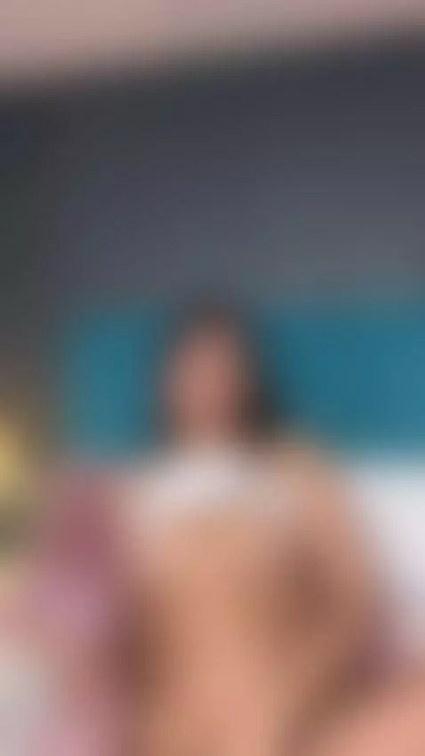 I feel the heat of my skin under my fingers by susyluv