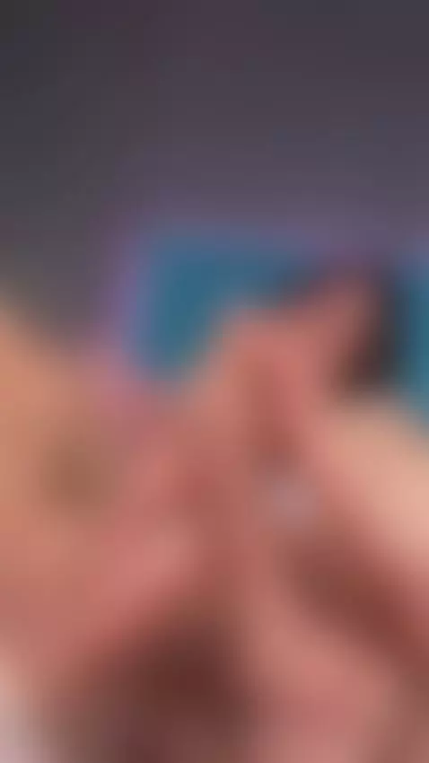 My fingers move and get hot to look at by susyluv