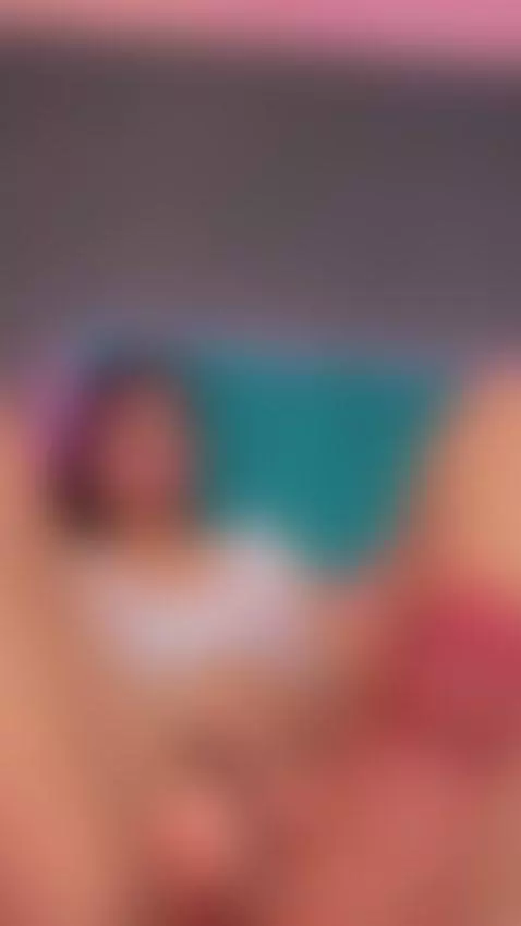 I touch myself, I get excited, I let myself go.... by susyluv