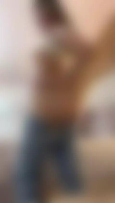 I'm here, showing you every curve of my body... by susyluv