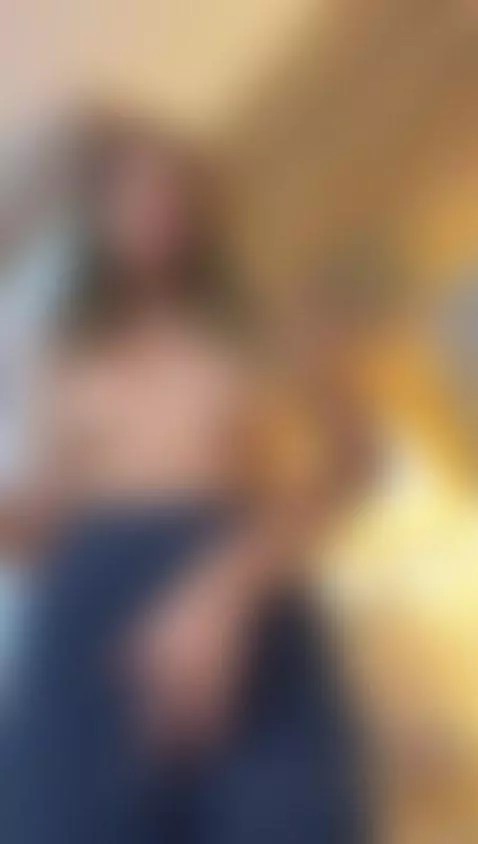 It excites me to show you my sensuality over my leggings by susyluv