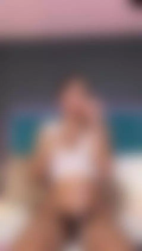 I want to give you pleasure just imagine it's your cock in m... by susyluv