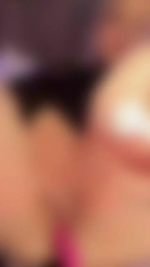 would you play with my feet? or do you preffer my pussy? by zoeestarr