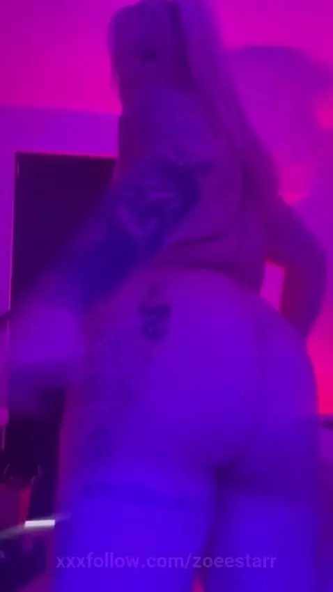 you wanna fuck me... right? by zoeestarr