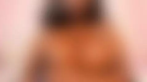 Enjoy a good boobsjob 🍒🙈
https://es.stripchat.com/BetsyBenne... by betsybennet05