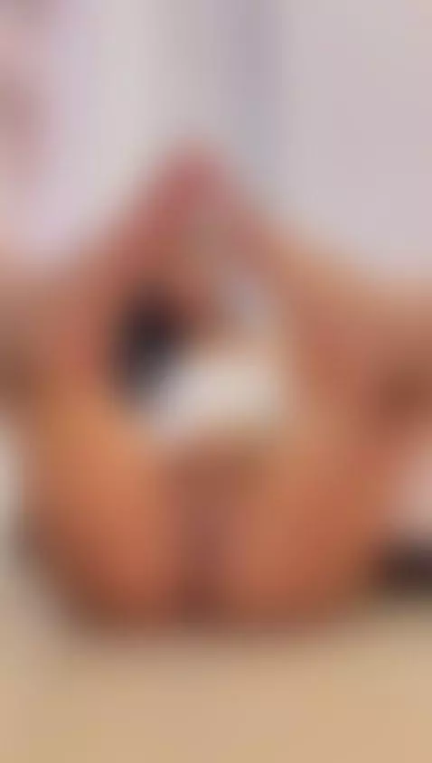 My wet pink pussy wants you to lick it. by candyssimons