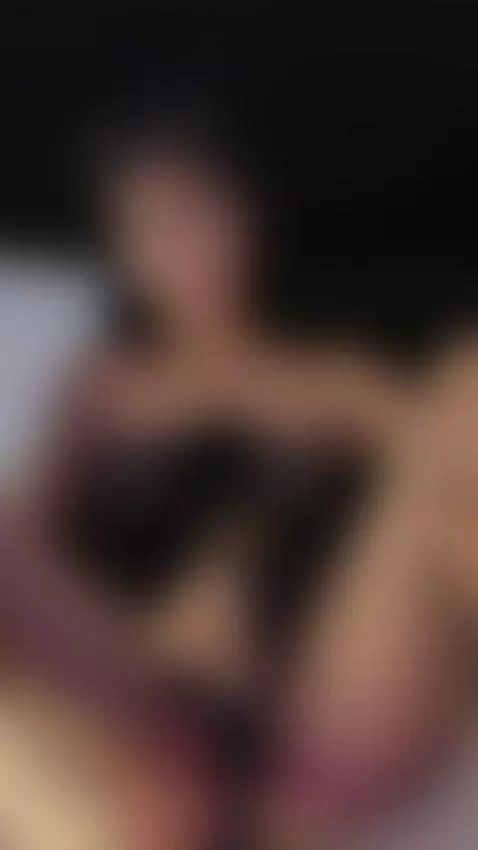 come taste me. by hollylincon