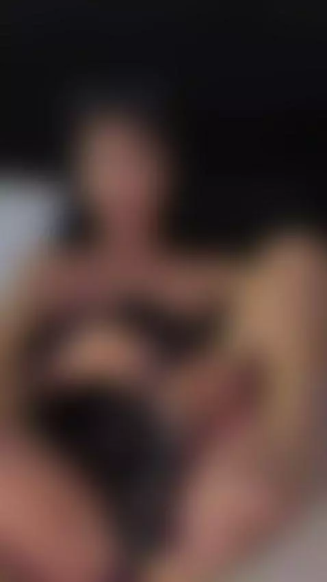 it knows how to sin deliciously. by hollylincon