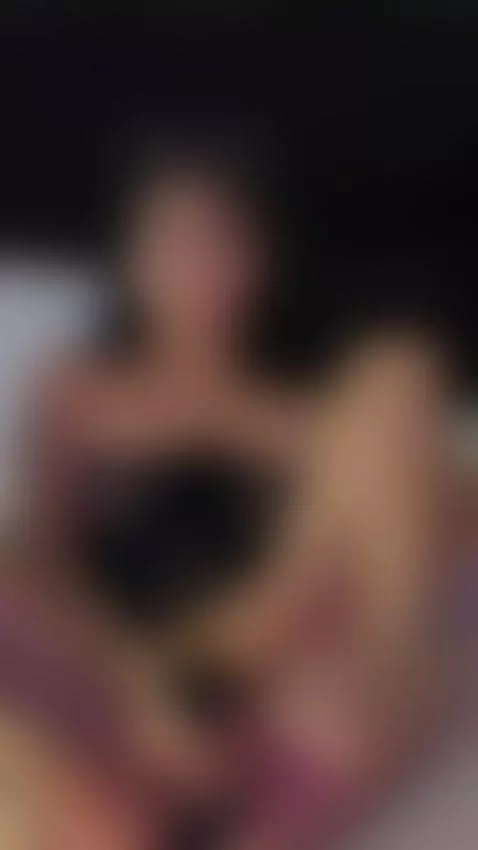 I came to be grabbed by the neck and hear ‘you’re mine’... by hollylincon