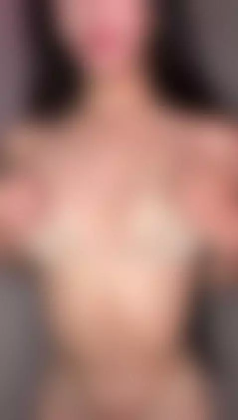 do you want to se more of my sexy tits ? by hollylincon