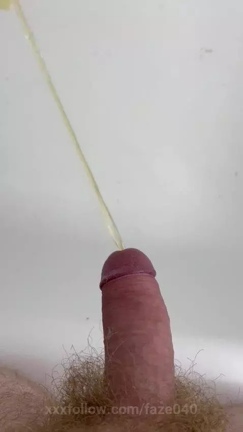 PEE   💦💦💦💦💦💦 by faze040