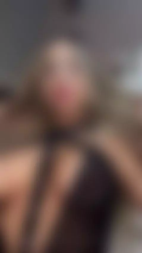 Do you want to discover why they can't leave me? Enter and s... by ambarsimson