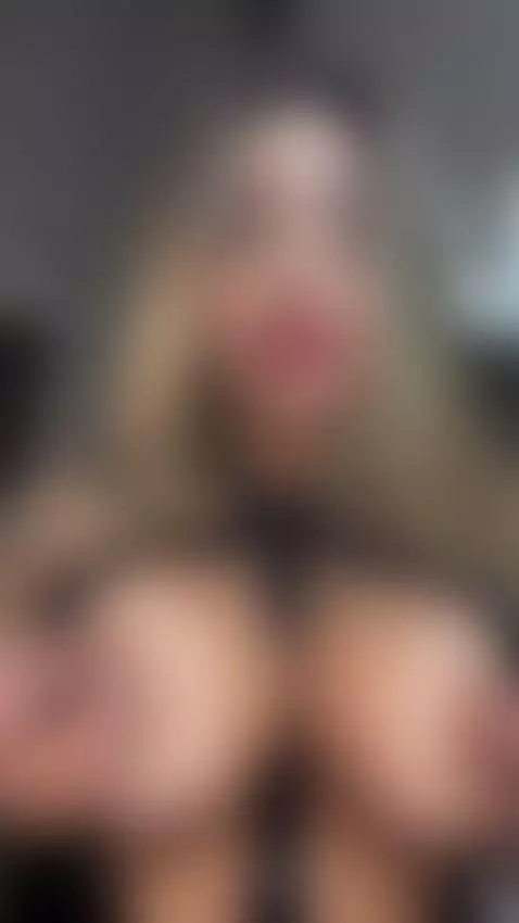 Do you want to discover why they can't leave me? Enter and s... by ambarsimson