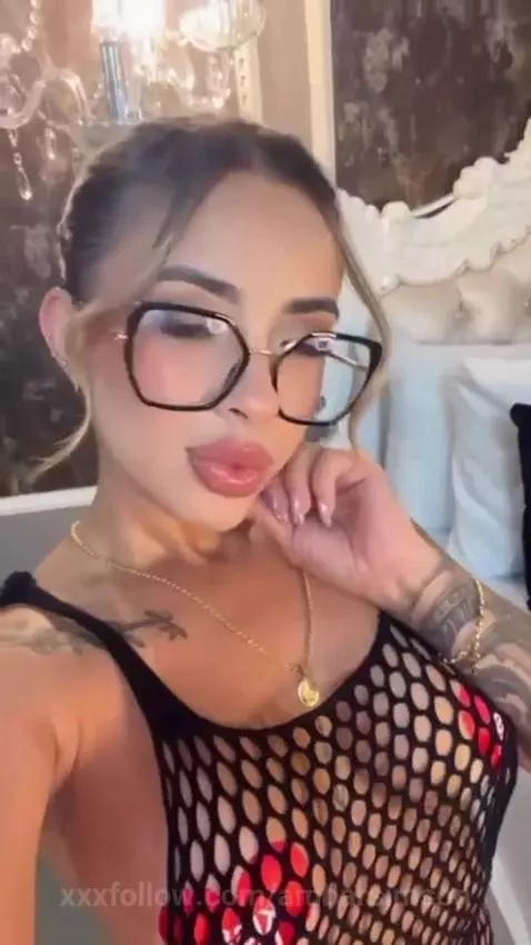 blonde horny by ambarsimson