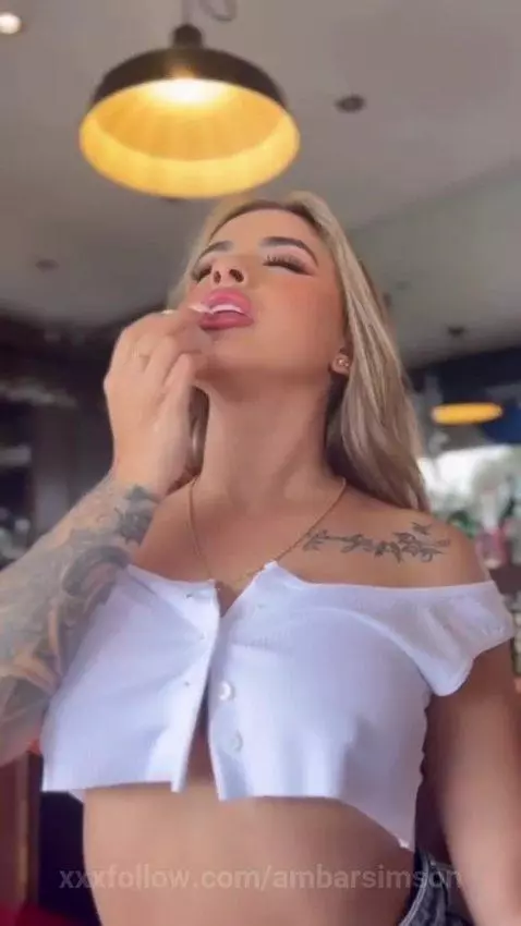 I want my lips to discover every corner of you and not leave... by ambarsimson