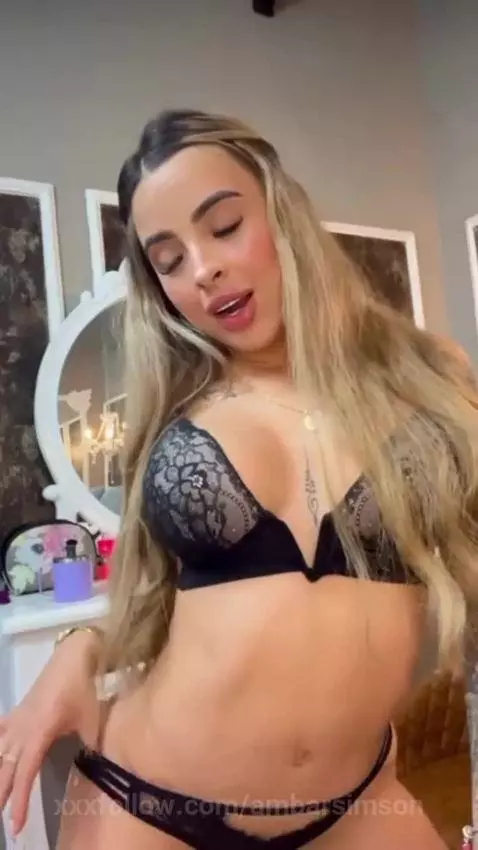 I want to be your goddess by ambarsimson