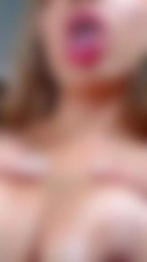 Come, enter my room and discover why you can't forget me by ambarsimson