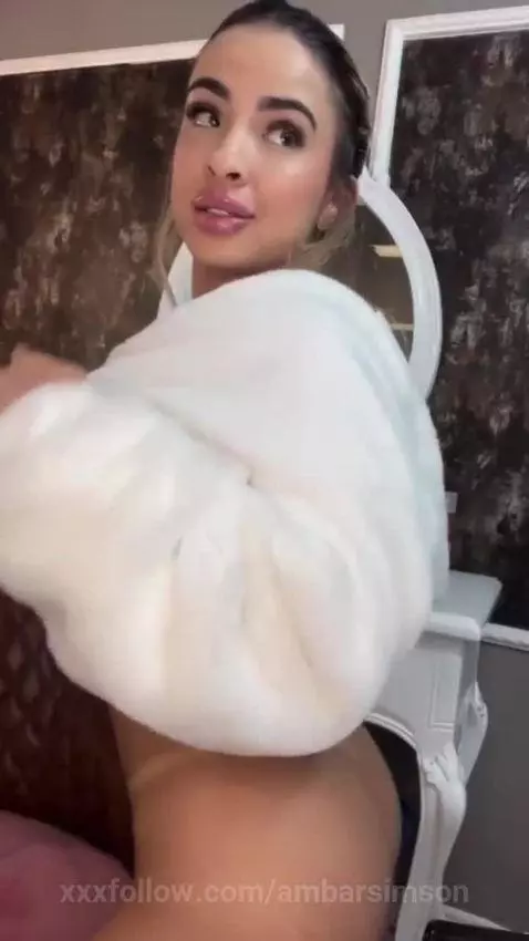 I'm not an angel, but this blonde can take you to heaven 😏 by ambarsimson