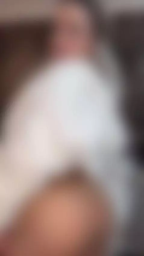 Gold in my hair, fire in my gaze and sin in my curves by ambarsimson