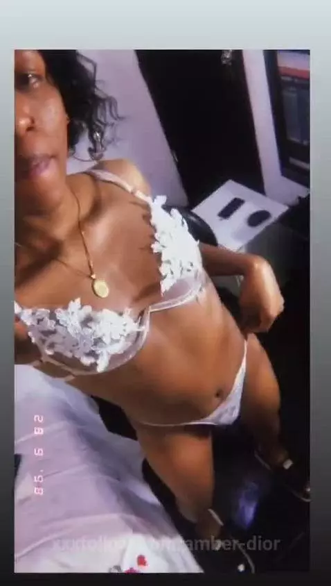 I wish you in my bed💖🔥 by amber-dior