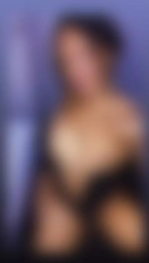 VERY HOT by amber-dior