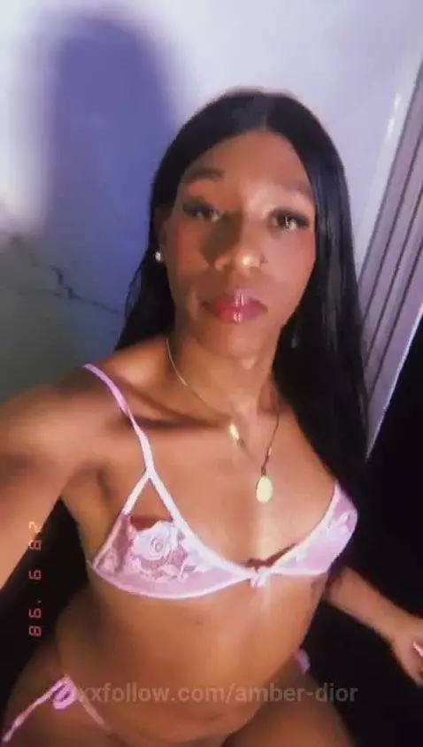 Do you like what you see? by amber-dior