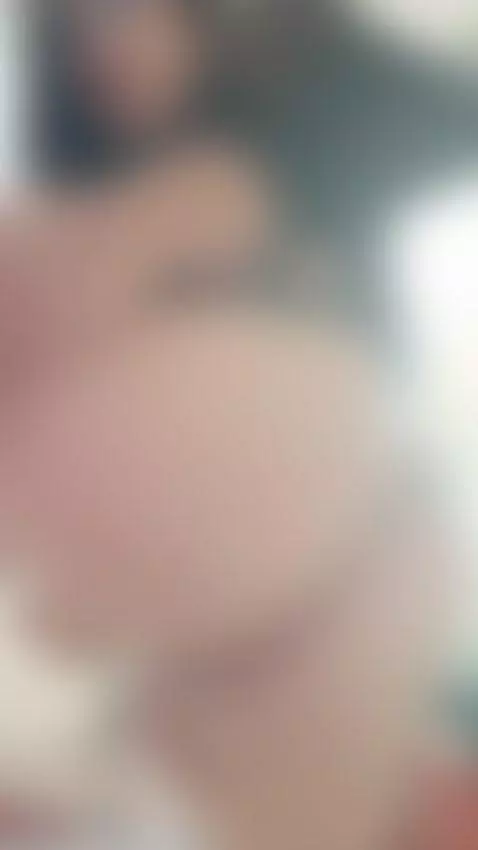 My curves crave your touch. by analiassanders