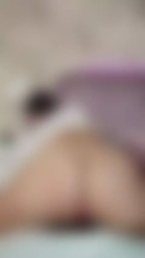 My curves, your weakness. by analiassanders