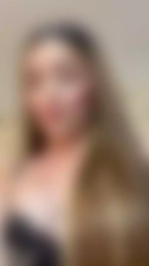 Kiss my sweet lips by aliccegray