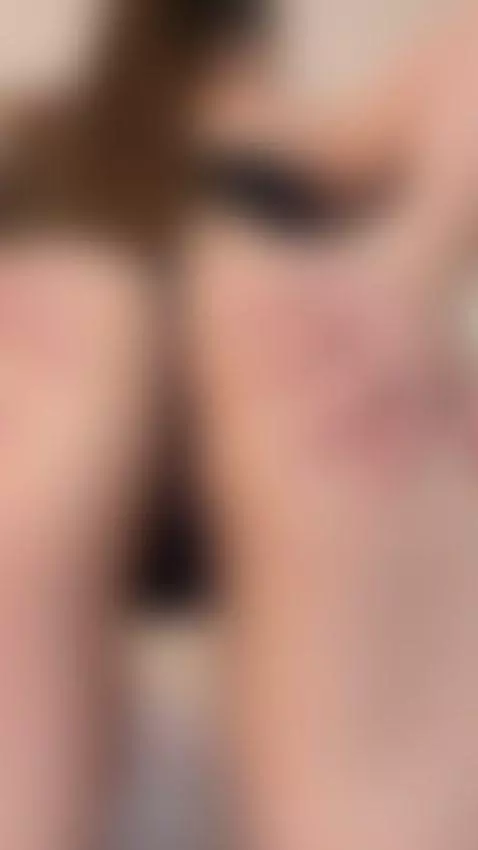 You like my sexy hot body by aliccegray