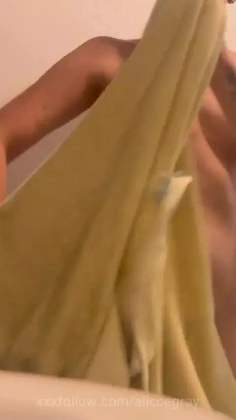 Fuck my hot body by aliccegray