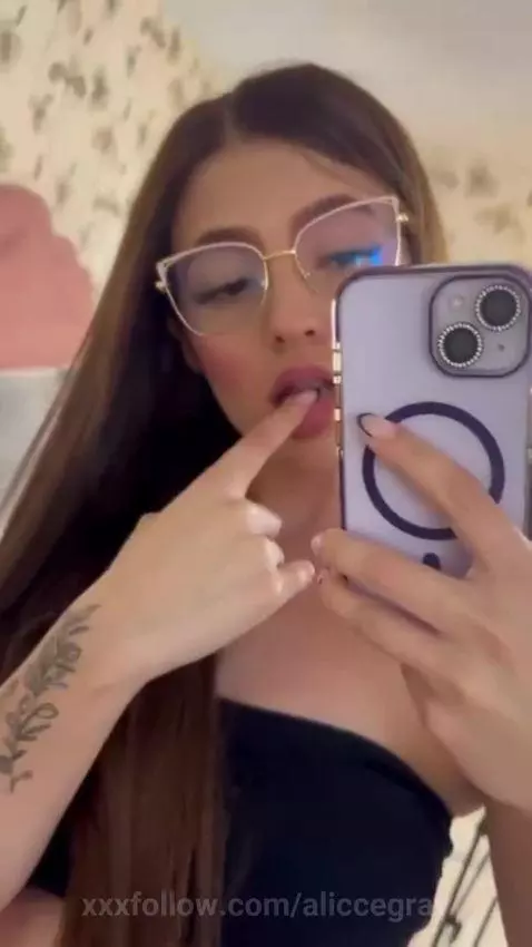 My tongue wants to run over your skin by aliccegray