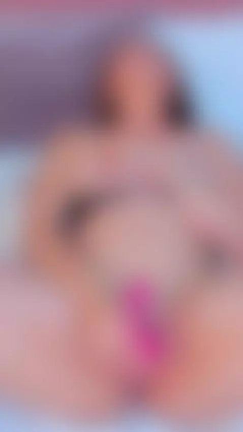 The vibrations have made my body very hot. by aliccegray