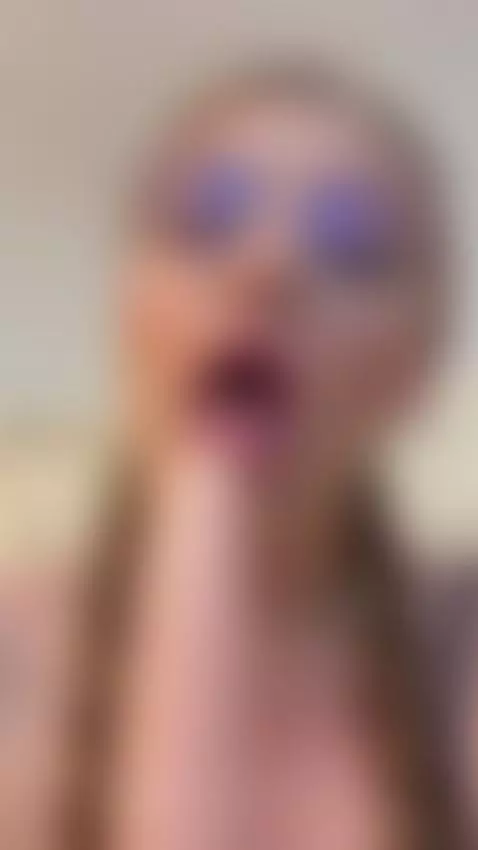 Explode in my mouth by aliccegray