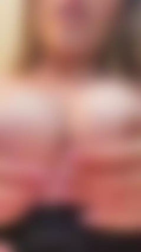 Hot tits by aliccegray