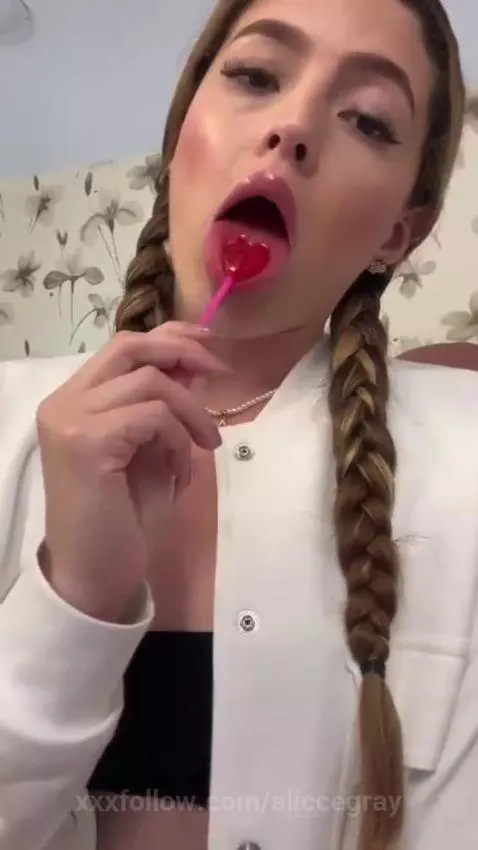 Try my sweet lips by aliccegray