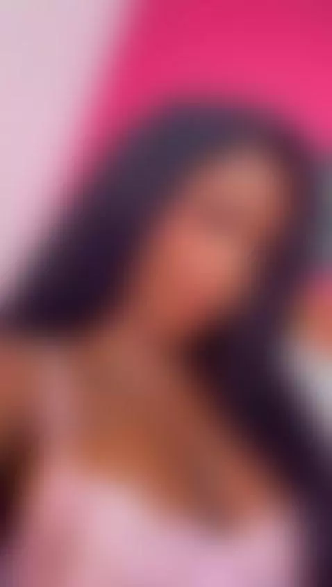 Soft lips, bold moves 👄 by kinkyandsavage