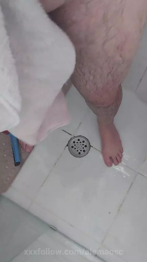 🛀🥒💦💦 by alemaosc