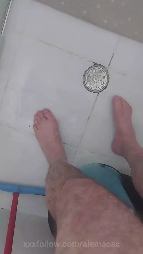 🛀🥒💦💦 by alemaosc