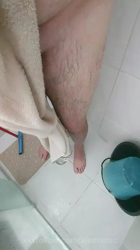 🛀🥒💦💦💦💦 by alemaosc