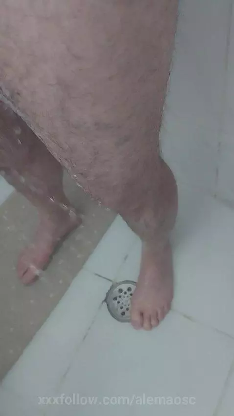 🛀🥒💦💦💦 by alemaosc