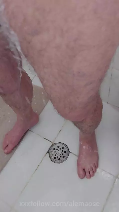 🛀🥒💦💦💦💦 by alemaosc