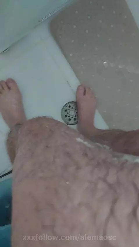 🛀🥒💦💦💦 by alemaosc