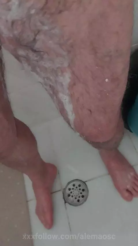 🛀🥒💦💦💦💦 by alemaosc