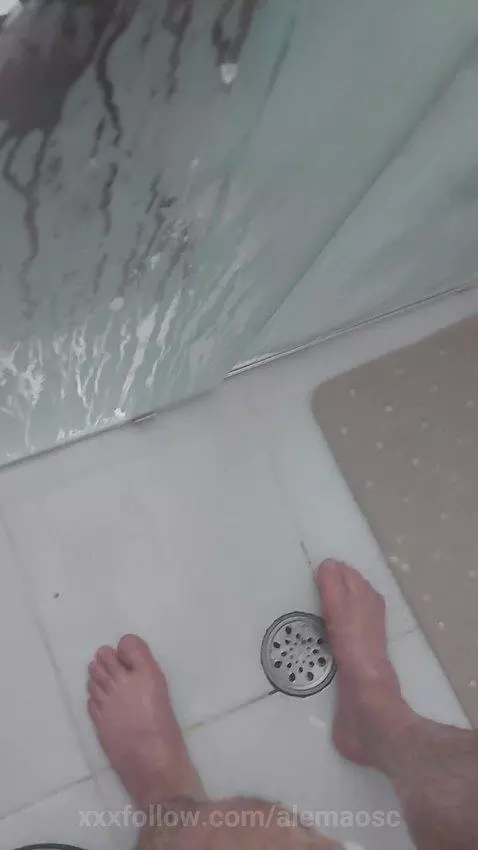 🛀🥒💦💦💦💦 by alemaosc