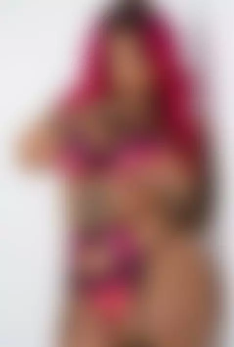 bustywoman, busty, bigboobs by sugarkhaos