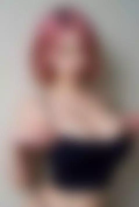 bustywoman, busty, bigboobs by sugarkhaos