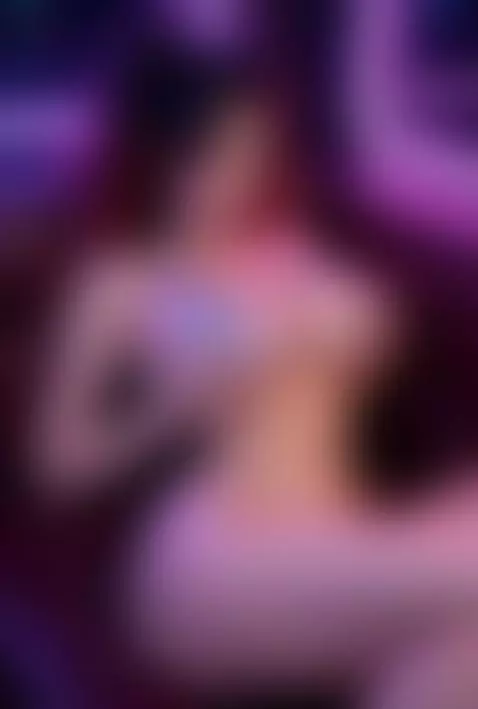 curvy, busty, bustywoman by sugarkhaos